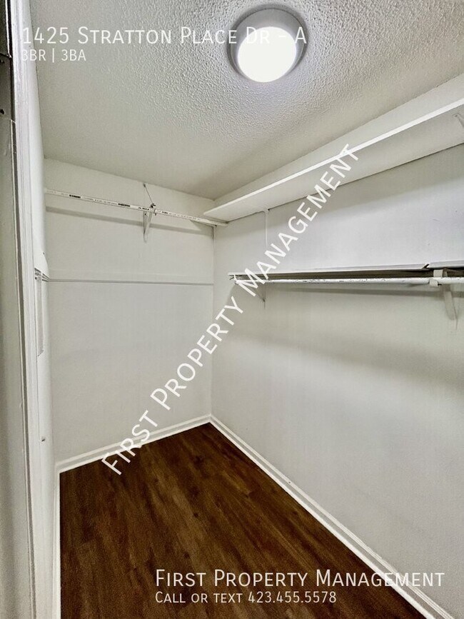 Building Photo - 1425 Stratton Pl Dr