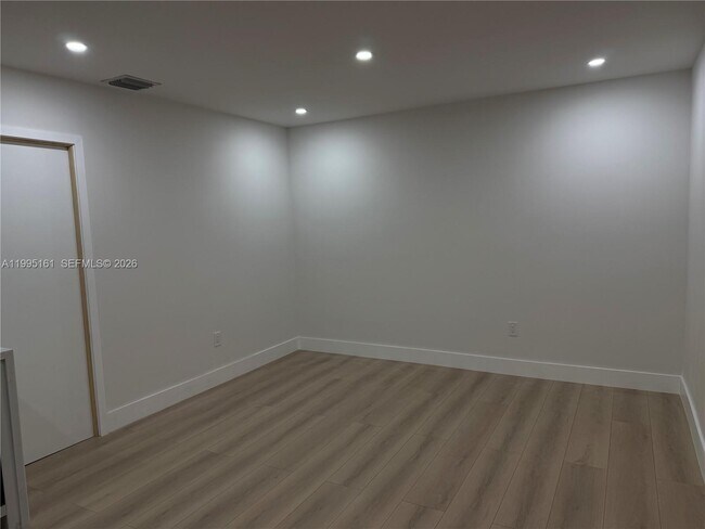 Building Photo - 345 Michigan Ave