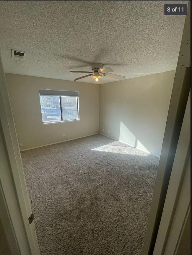 Building Photo - 2 Bed 1 Bath