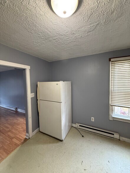 Building Photo - 9 E Middle St