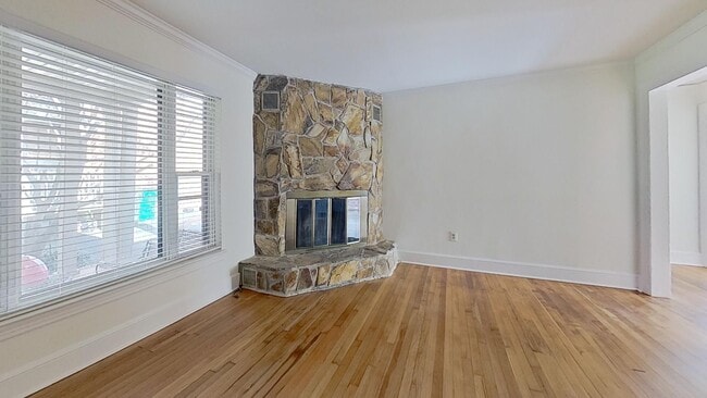 Building Photo - 2408 Providence Rd