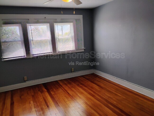 Building Photo - 159 W Locust St