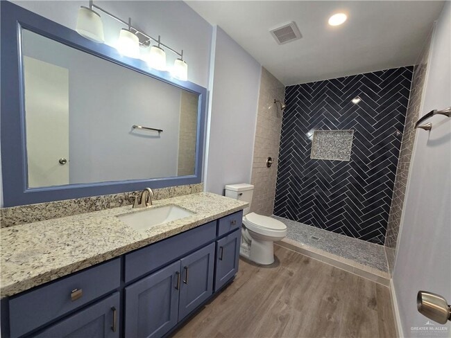 Building Photo - 28 Falcon Ave