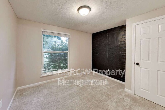 Building Photo - 9518 Bent Brook Dr