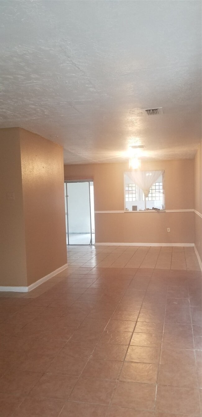 Building Photo - 10734 Concho St