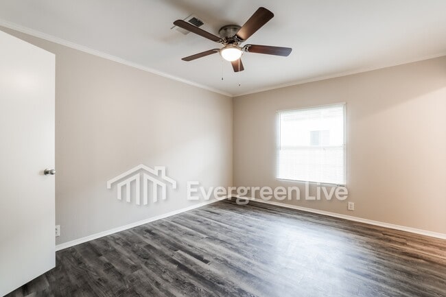 Building Photo - 11930 Greensbrook Forest Dr