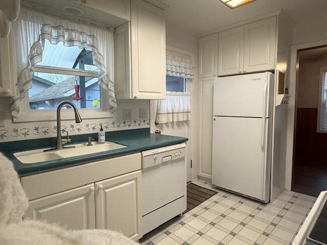 Building Photo - 6 Month Lease 2 Bedroom 2 Bath Newberg OR 97132