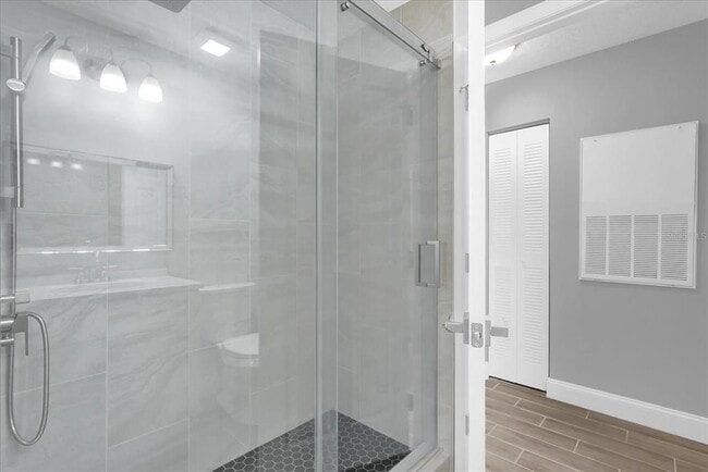 Building Photo - 2533 Grassy Point Dr