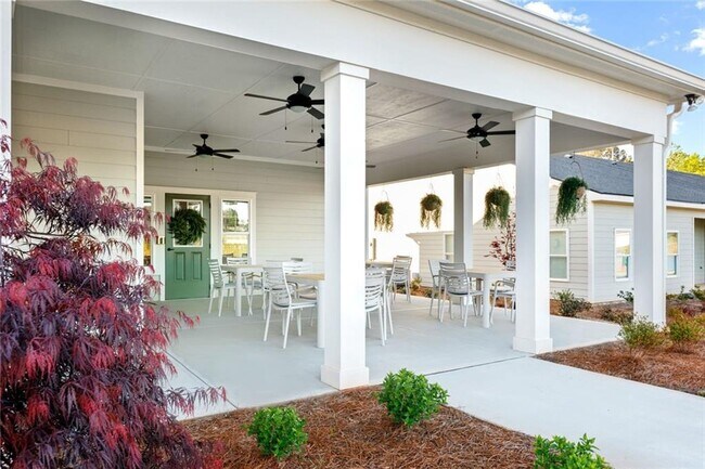 Building Photo - 705 Charles Hardy Pkwy