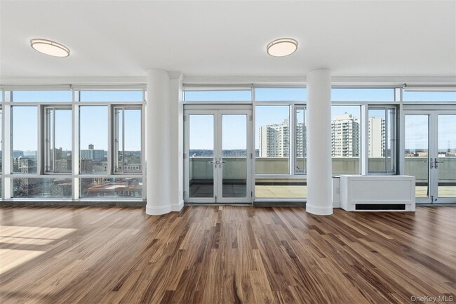 Building Photo - 3220 Arlington Ave