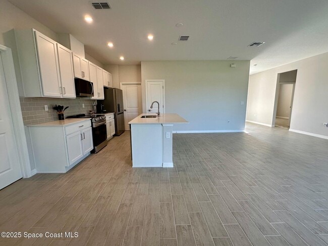 Building Photo - 1326 Seeley Cir NW