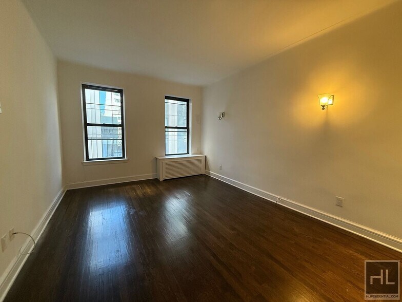 Primary Photo - EAST 87 STREET