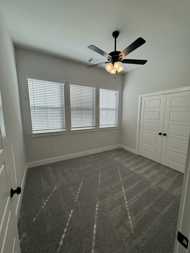 Building Photo - 700 N William E Crawford Ave