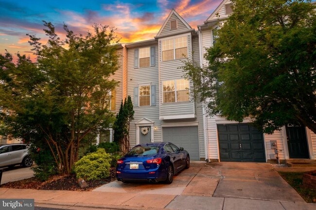Building Photo - 1330 Hampshire Dr