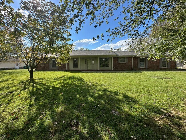 Primary Photo - Single Family home in Greenhill Area!