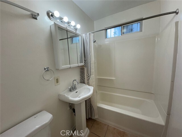 Building Photo - 1372 W 36th St