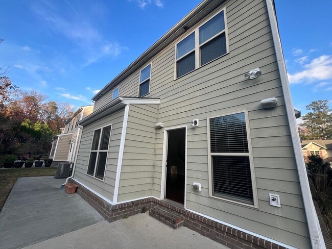 Building Photo - 2121 Chipley Dr