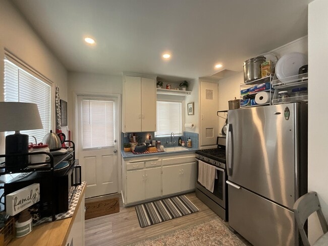 Building Photo - 1948 Reed Ave