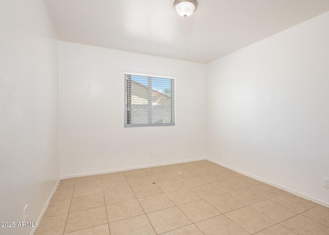 Building Photo - 431 S Hidalgo Rd