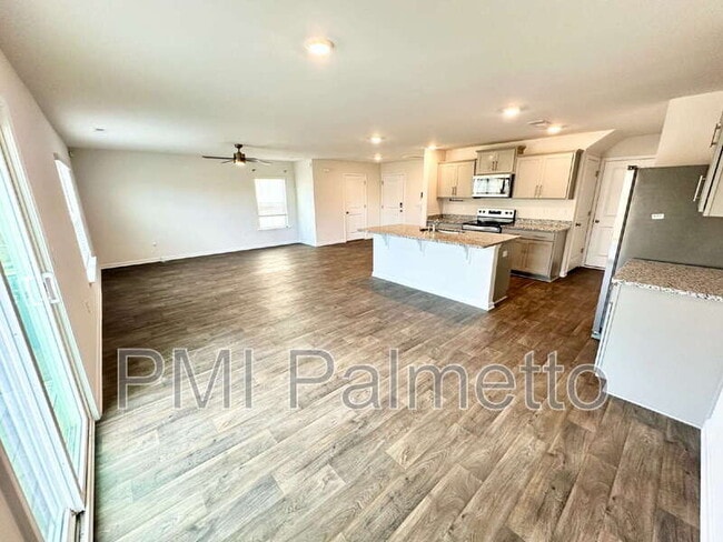 Building Photo - 412 Delahays Rd