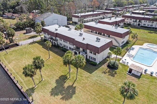 Building Photo - 1530 El Prado Rd