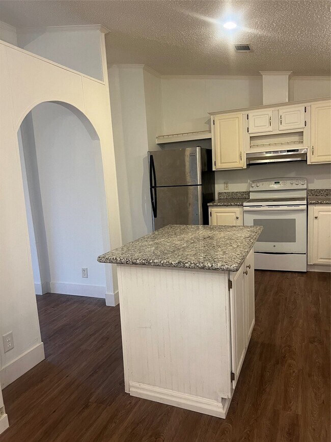 Building Photo - 10312 FM457