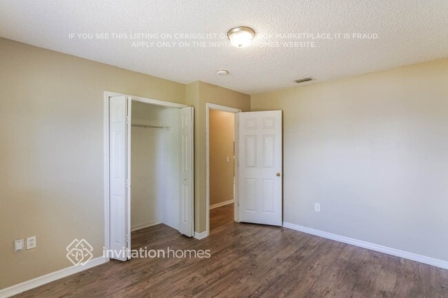Building Photo - 1755 McFarlane Ave
