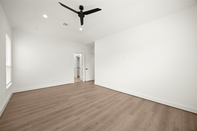Building Photo - 2711 Sunrise Breeze Dr
