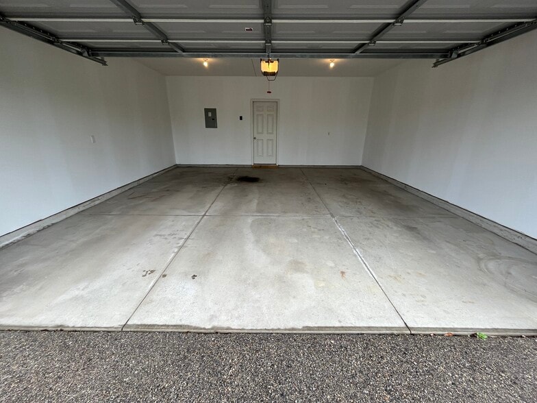 Building Photo - 3619 Black Star St