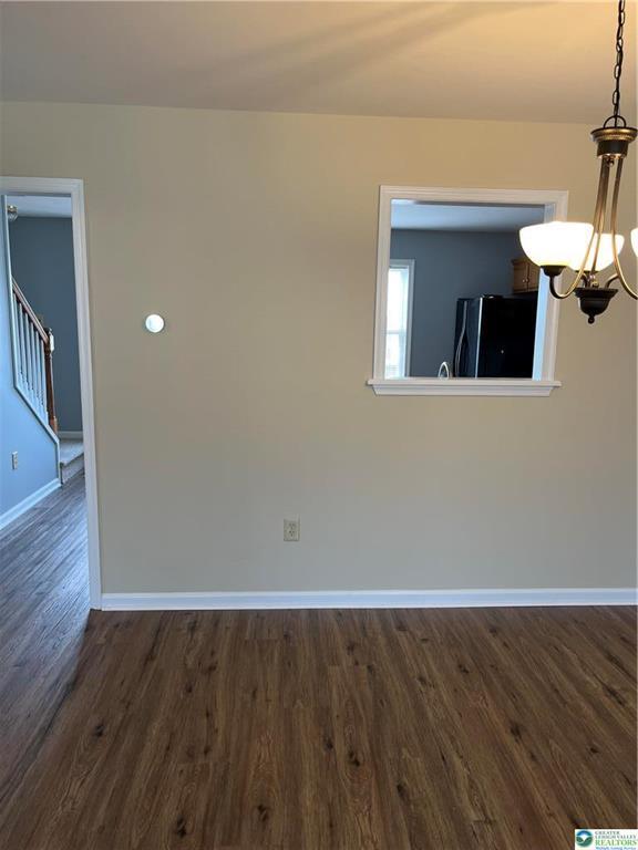 Building Photo - 338 S Oak St