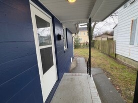 Building Photo - 2508 Middle Ave