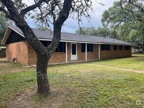 Building Photo - 405 Glade St