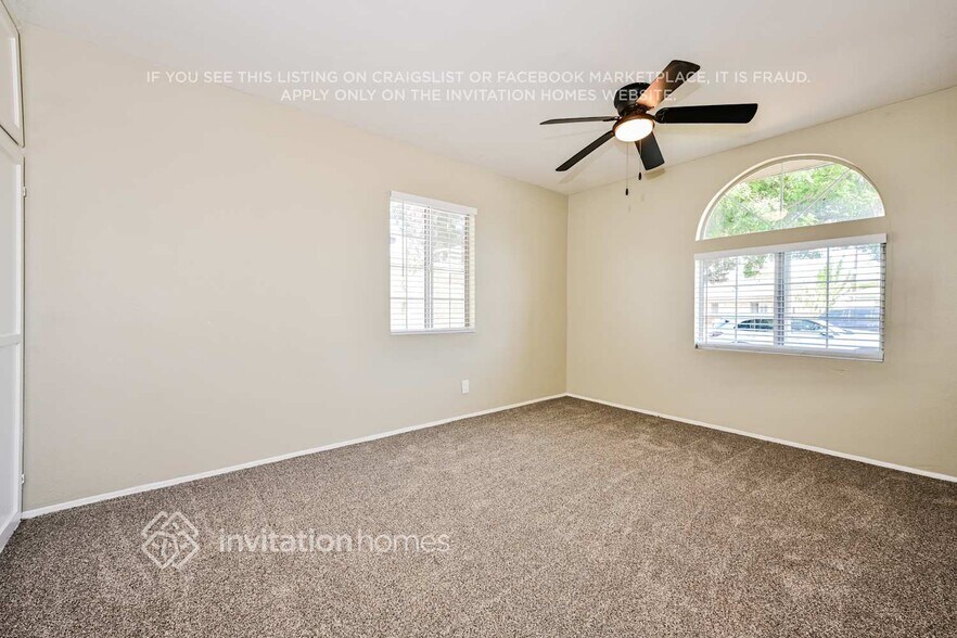 Building Photo - 212 E 185th St