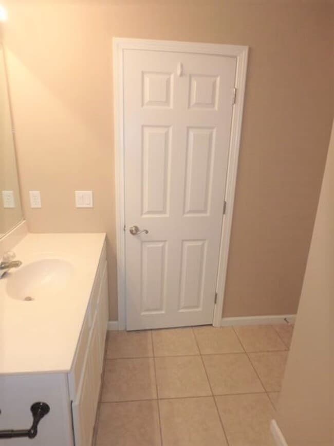 Building Photo - Awesome 4 Bed 3 Bath House In SW Columbia!