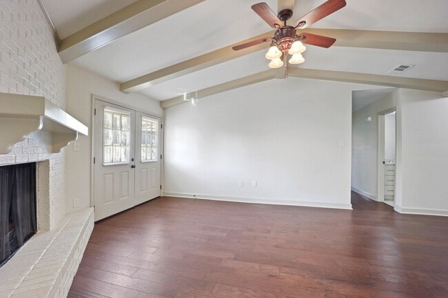 Building Photo - 8900 Shadow Bluff Ave