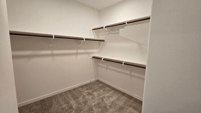 Building Photo - 3 Bedroom 2.5 bath townhouse new community in Ontario