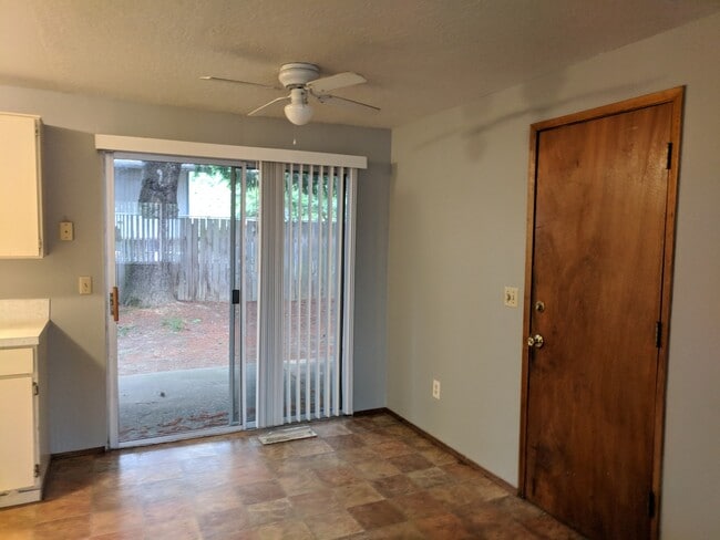 Building Photo - 3 bedroom Ranch style Home near Gresham