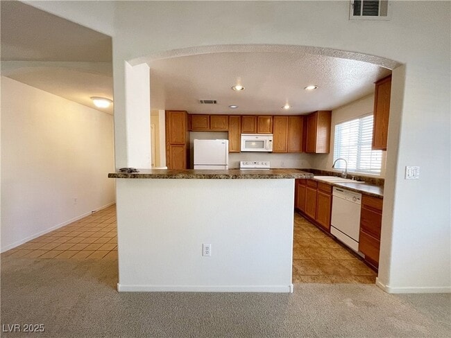 Building Photo - 6160 Rumrill St