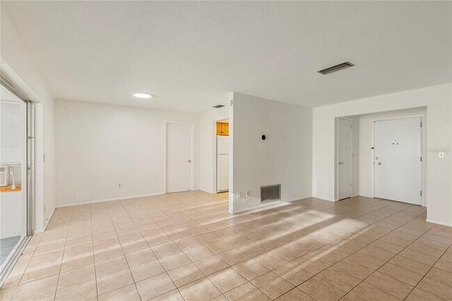 Building Photo - 1248 Lazy Lake Rd W