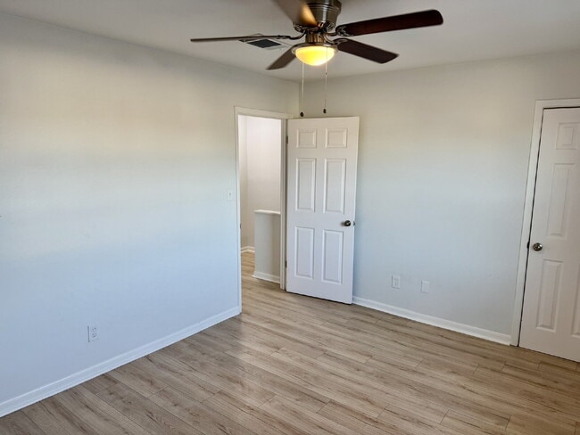 Building Photo - 8003 Beach Dr