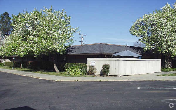 Primary Photo - Fairmont Gardens