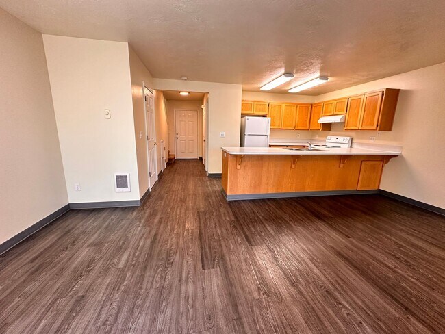 Building Photo - 2607 S Cloverleaf Loop