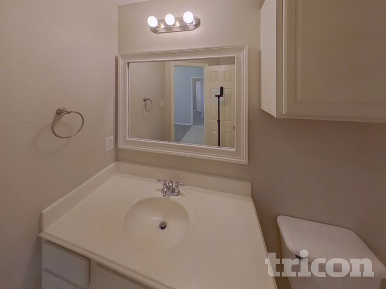 Building Photo - 369 Magnolia Dr