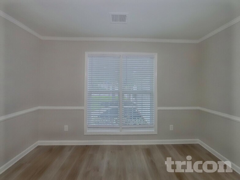 Building Photo - 136 Tanners Mill Rd