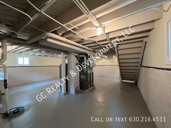 Building Photo - ***FULLY UPDATED / RIVER FOREST LOCATION /...