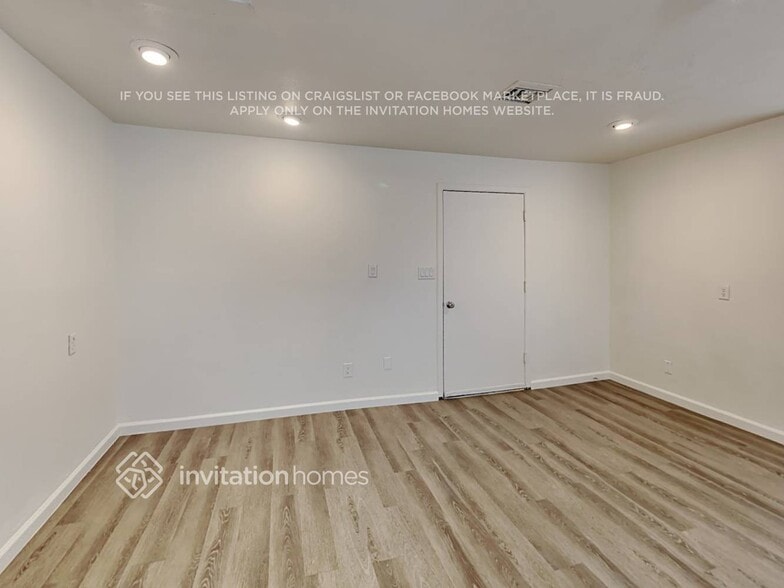 Building Photo - 6361 W Caron St