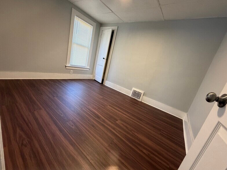 Building Photo - 107 N Sanford St