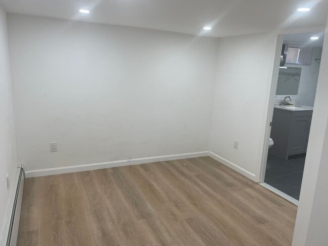 Building Photo - 205 Ives St