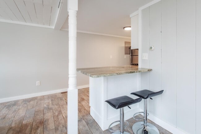 Building Photo - 140 Ashworth Ave