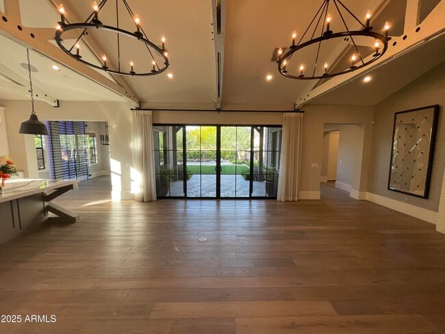 Building Photo - 10203 E Camelot Ct